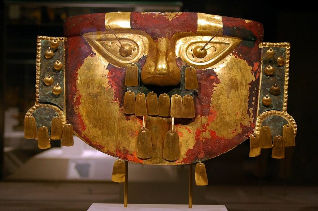 Sican headdress mask; 10th-11th century; gold, silver & paint